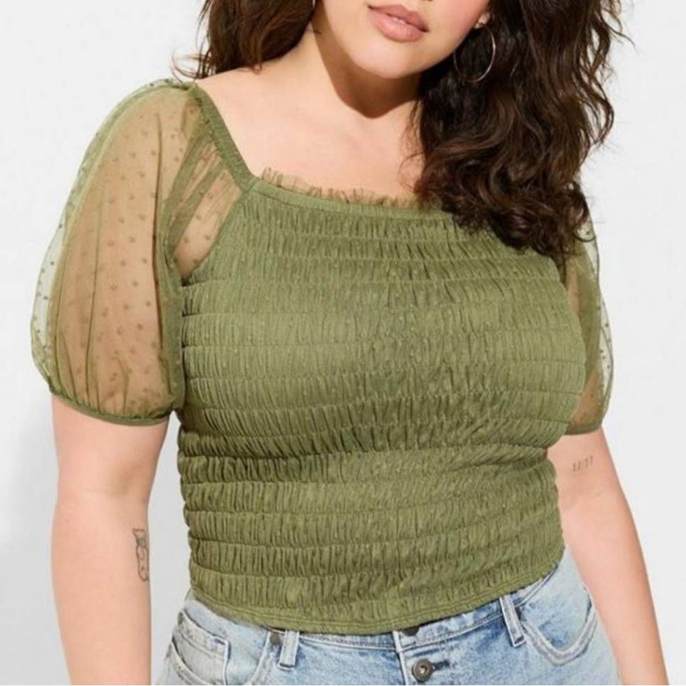 NWT Torrid dot mesh square neck smocked crop top, size 5X